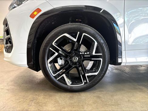 New 2026 Volkswagen Tiguan SEL R-Line AWD/4WD image 13