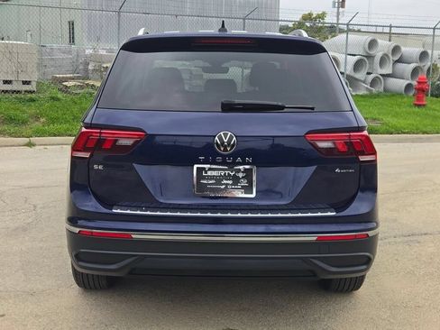 Used 2022 Volkswagen Tiguan SE AWD/4WD image 12