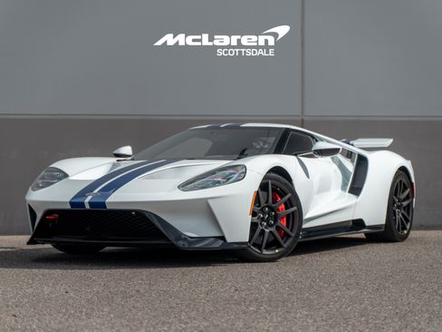 Used 2017 Ford GT RWD image 2