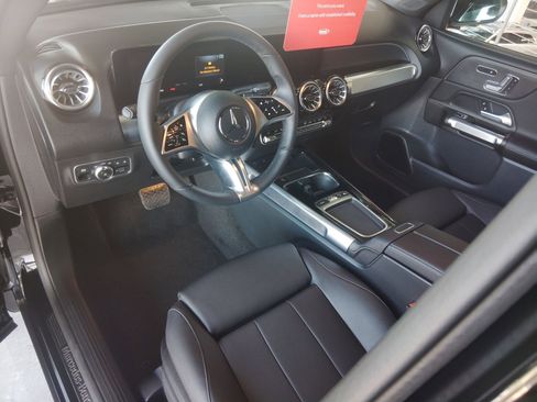 Used 2026 Mercedes-Benz GLB 250 image 3