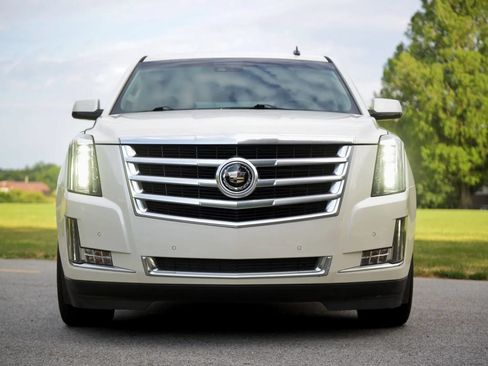 Used 2015 Cadillac Escalade Premium AWD/4WD image 11