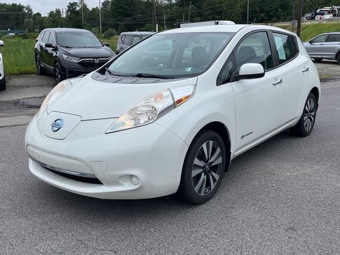 Used 2016 Nissan Leaf SV FWD image 2