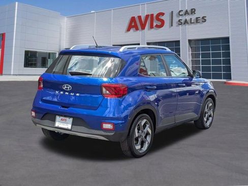 Used 2025 Hyundai Venue SEL FWD image 6