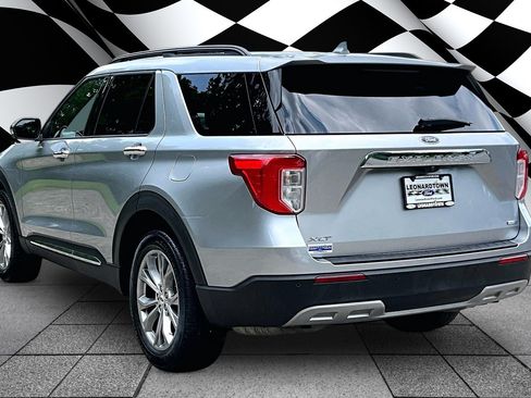 Certified 2020 Ford Explorer XLT w/ Equipment Group 202A AWD/4WD image 12