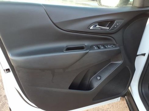 Used 2021 Chevrolet Equinox LT image 13