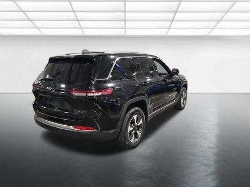 Used 2023 Jeep Grand Cherokee 4WD 4xe image 4