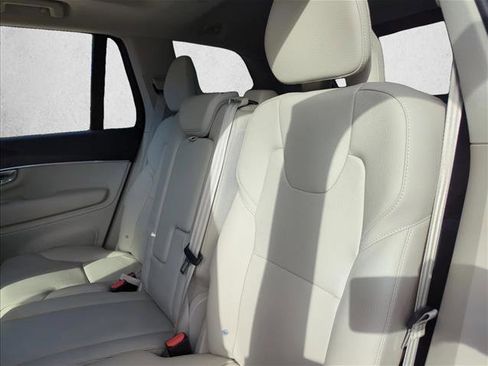 Used 2020 Volvo XC90 T5 Momentum w/ Protection Package Premier image 22