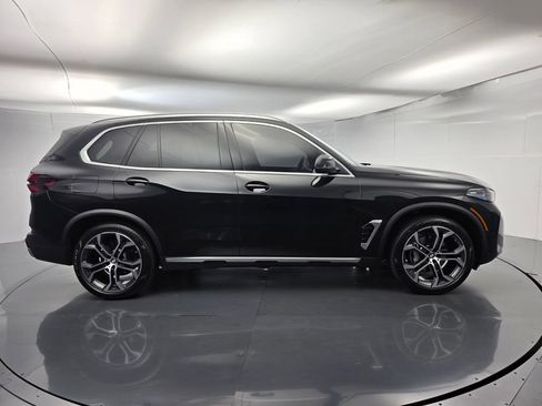 Used 2024 BMW X5 xDrive40i w/ Premium Package AWD/4WD image 3