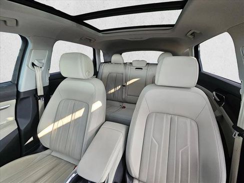 Certified 2024 Audi Q8 e-tron Premium Plus w/ Premium Plus Package AWD/4WD image 10