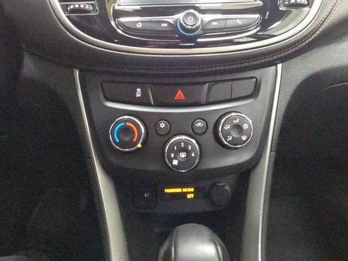 Used 2017 Chevrolet Trax LS image 28