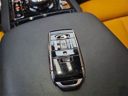 Used 2022 Rolls-Royce Cullinan image 34