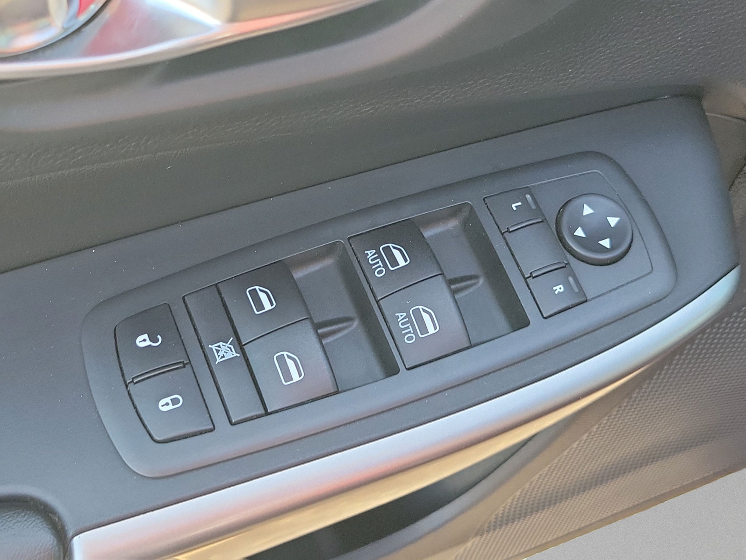 Used 2020 Jeep Cherokee High Altitude AWD/4WD image 23