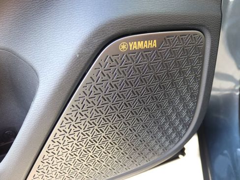 Used 2025 Mitsubishi Outlander SEL FWD image 11