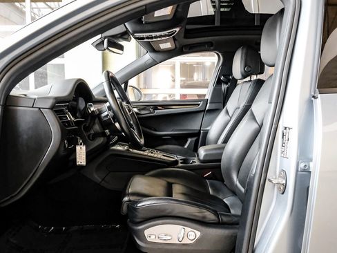 Used 2020 Porsche Macan AWD/4WD image 3