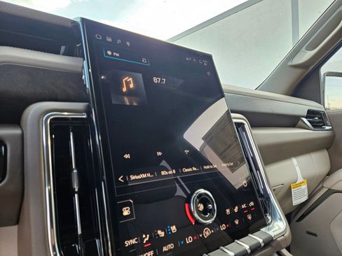 New 2026 GMC Yukon Denali image 17