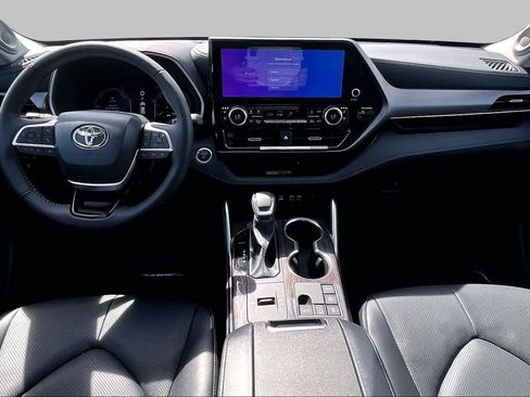 New 2026 Toyota Highlander Limited AWD/4WD image 5