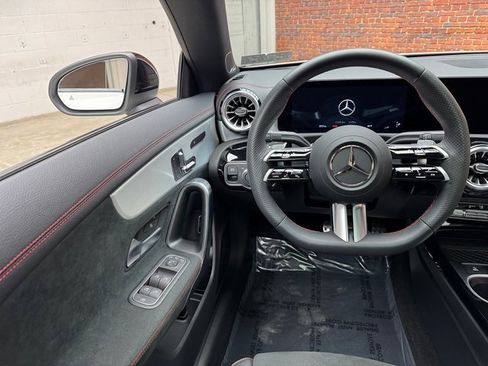 Used 2025 Mercedes-Benz CLA 250 4MATIC image 13