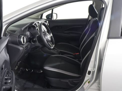 Used 2025 Nissan Versa S FWD image 21