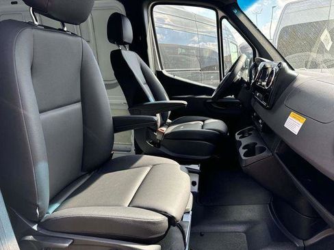 New 2025 Mercedes-Benz Sprinter 2500 image 8