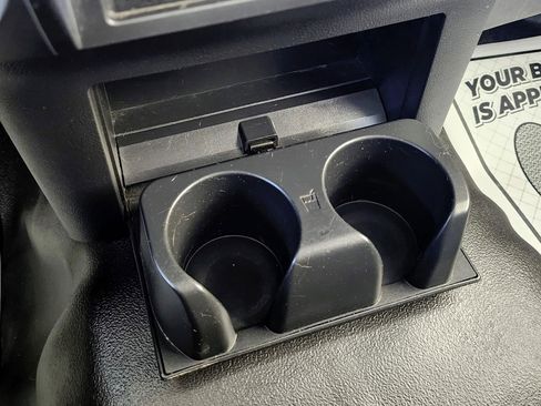 Used 2017 Nissan Titan S image 26