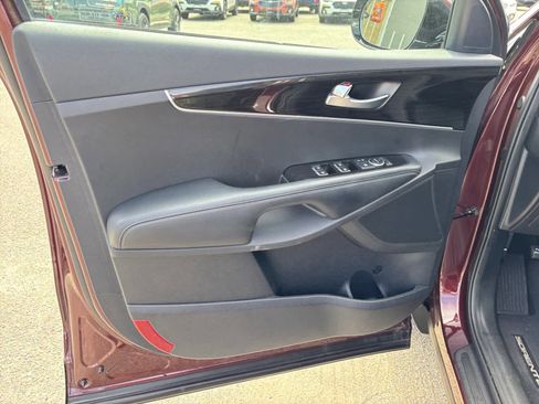 Used 2019 Kia Sorento LX w/ LX Convenience Package image 20