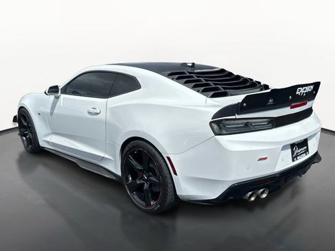 Used 2016 Chevrolet Camaro SS RWD image 5