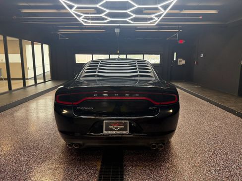 Used 2015 Dodge Charger SXT RWD image 5