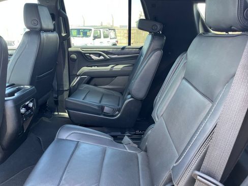 Used 2023 GMC Yukon Denali RWD image 28