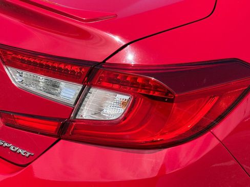 Used 2018 Honda Accord Sport image 27