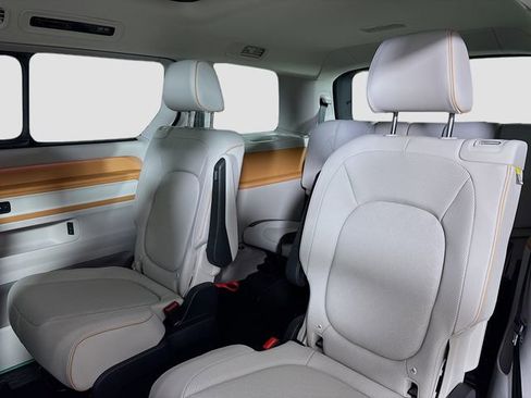 New 2025 Volkswagen ID. Buzz Pro S Plus image 24