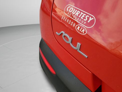 Certified 2022 Kia Soul LX image 8