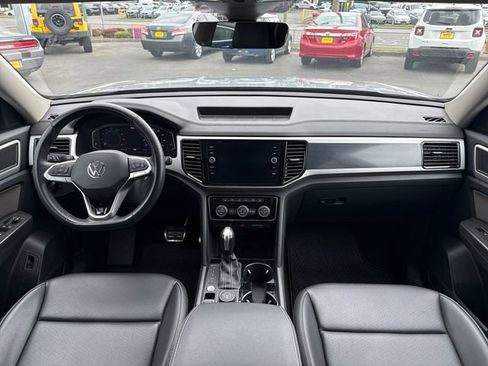 Used 2023 Volkswagen Atlas SEL R-Line AWD/4WD image 11