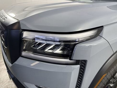 Used 2024 Nissan Frontier PRO-4X w/ Off-Road Protection Package image 28