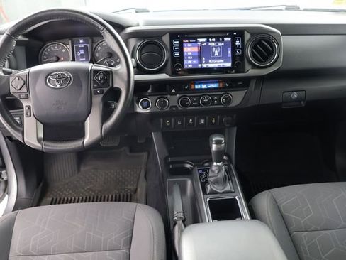 Used 2017 Toyota Tacoma TRD Sport w/ Premium & Technology Package image 2