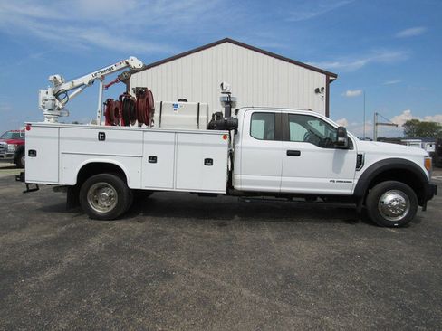 Used 2017 Ford F550 4x4 SuperCab Super Duty w/ Power Equipment Group image 1