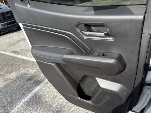 Used 2023 Chevrolet Colorado Z71 image 9