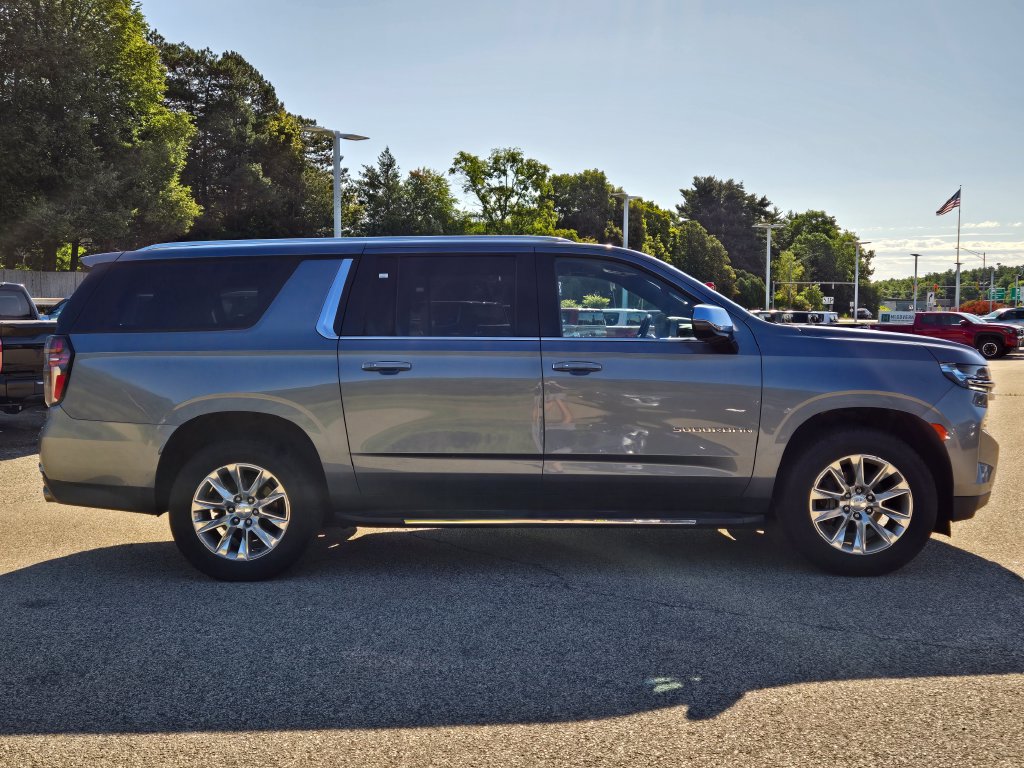 Used 2022 Chevrolet Suburban Premier AWD/4WD image 7