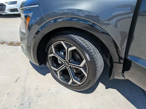 Certified 2025 Kia Niro EX Touring FWD image 33