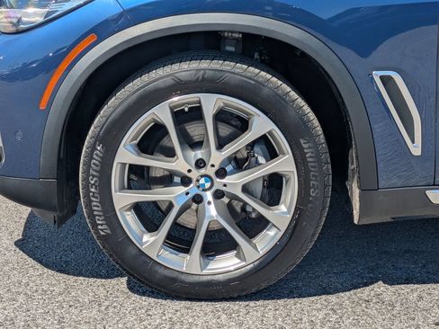Used 2021 BMW X5 xDrive40i w/ Convenience Package AWD/4WD image 9