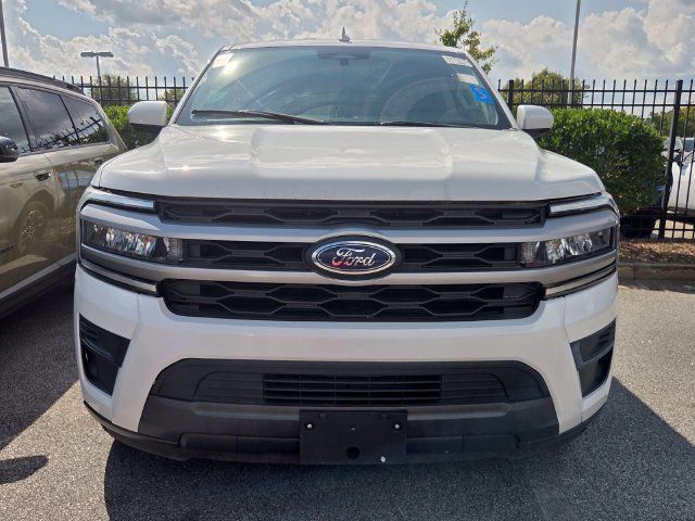 Used 2022 Ford Expedition XLT RWD image 2