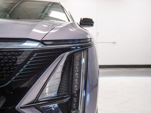 Used 2024 Cadillac Lyriq Sport AWD/4WD image 39