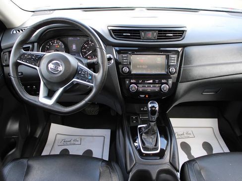 Used 2019 Nissan Rogue SL w/ Premium Package image 11