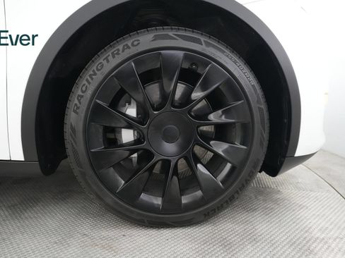 Used 2023 Tesla Model Y Long Range AWD/4WD image 20