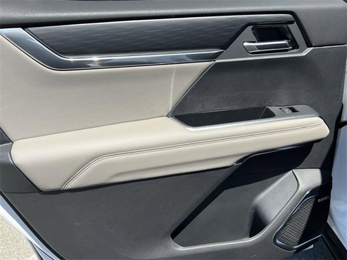 New 2025 GMC Acadia Elevation image 22