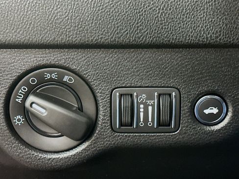 Used 2022 Dodge Charger SXT image 16