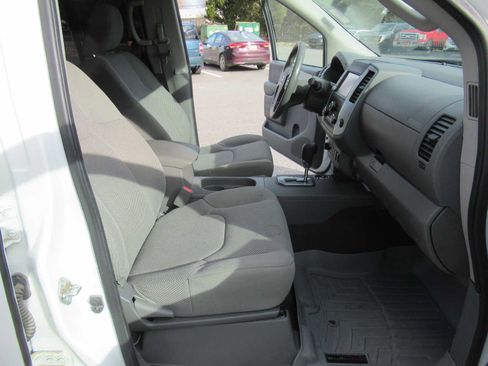 Used 2021 Nissan Frontier SV image 19