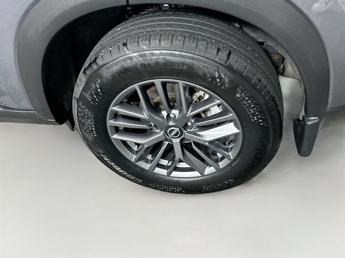 Used 2023 Nissan Rogue S AWD/4WD image 11
