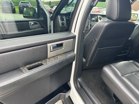 Used 2017 Ford Expedition Limited AWD/4WD image 10