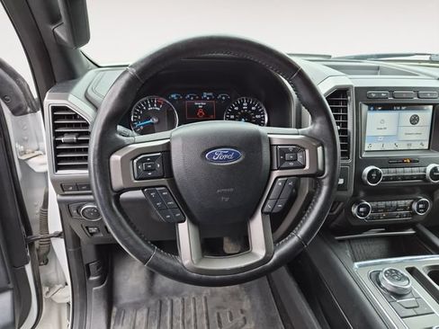 Used 2019 Ford Expedition Max XLT w/ Equipment Group 202A AWD/4WD image 13