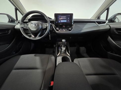 Used 2025 Toyota Corolla LE image 14